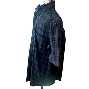 Chaps charcoal & black button up men’s shirt . One pocket , button collar small